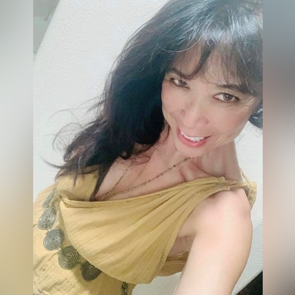 Meet your Posher, Justine - Picture 3 of 12